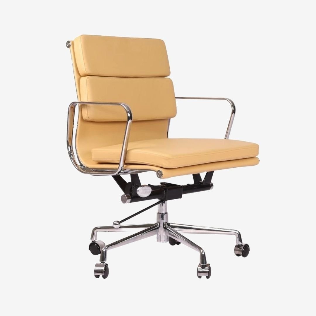 Eames EA217 Soft Pad Office Chair – Elegant Camel Comfort